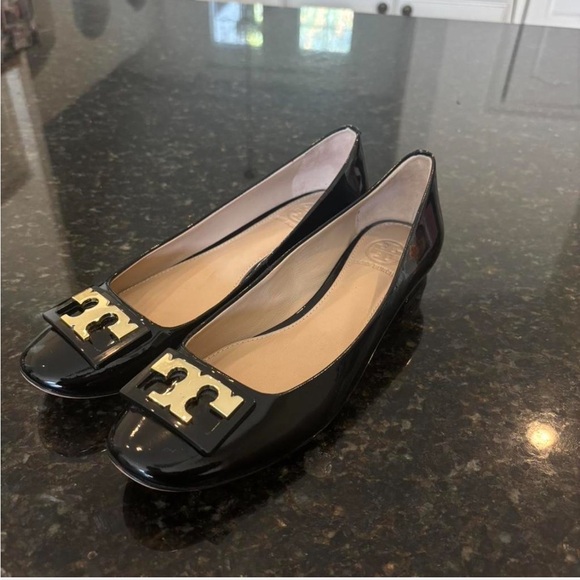 Tory Burch Black Flats with Gold Accents - Picture 4 of 6